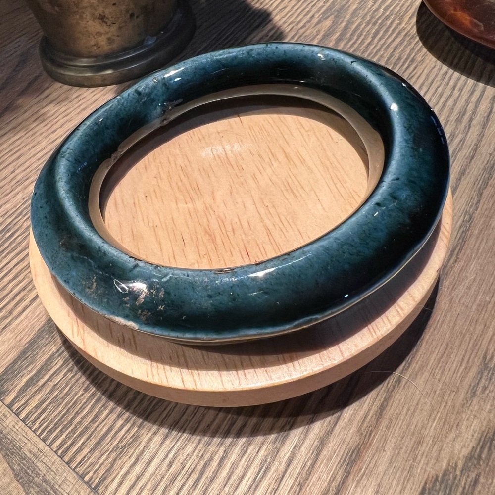 Elegant Green Ceramic Bracelet note minor chips hard to see when its on wrist - Picture 12 of 12